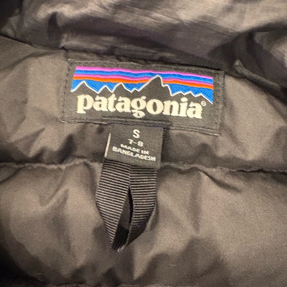 Kids Patagonia Black Down Sweater Vest - Picture 4 of 4